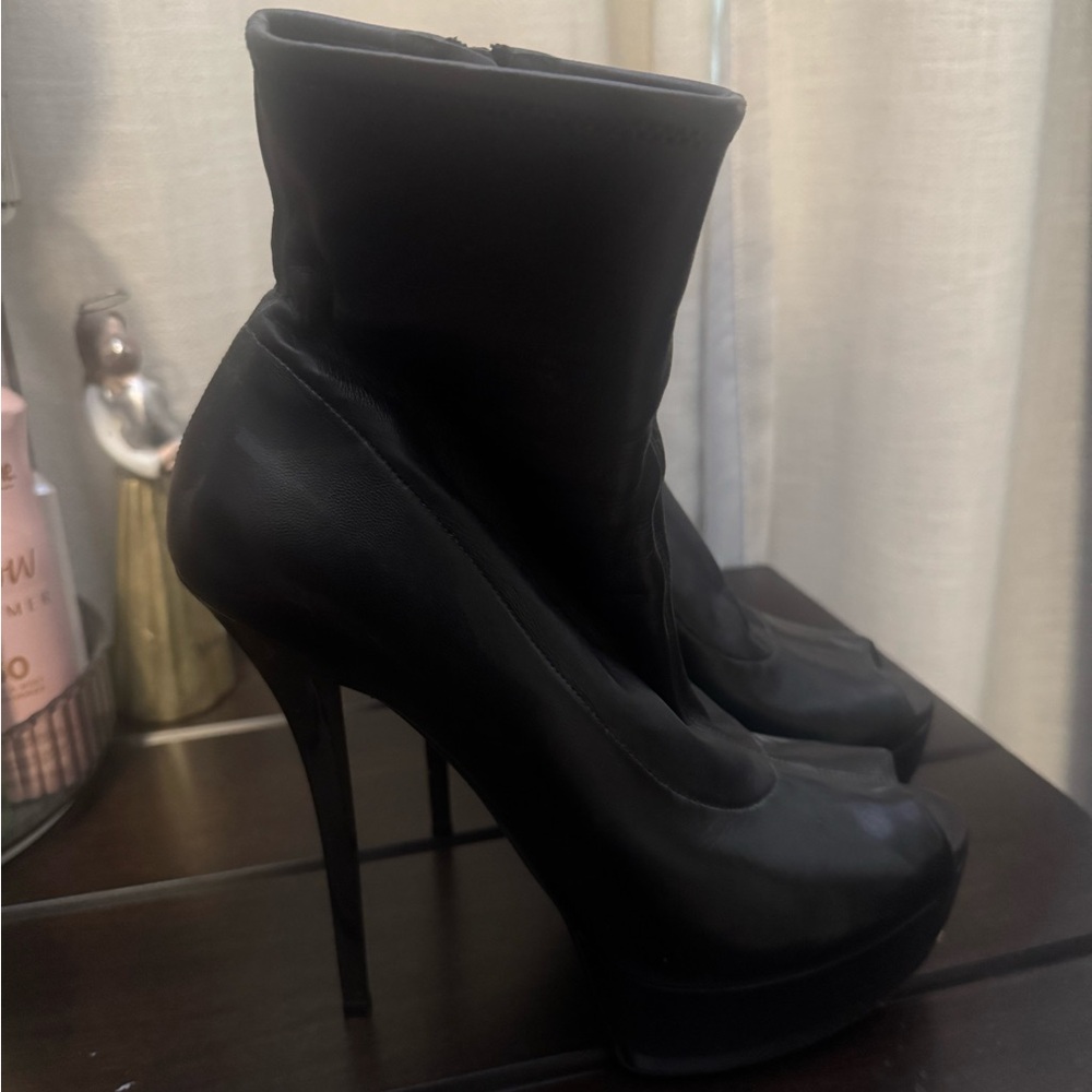 Gucci Black Heeled Boots for Women